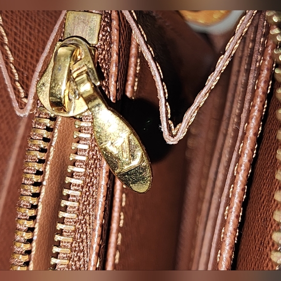 Louis Vuitton Brown Astrid Monogram Wallet - Picture 12 of 14